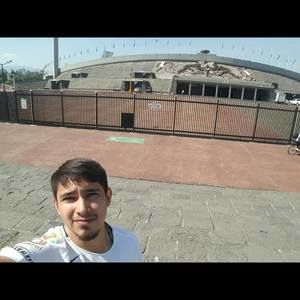 Meet your Posher, Rolando